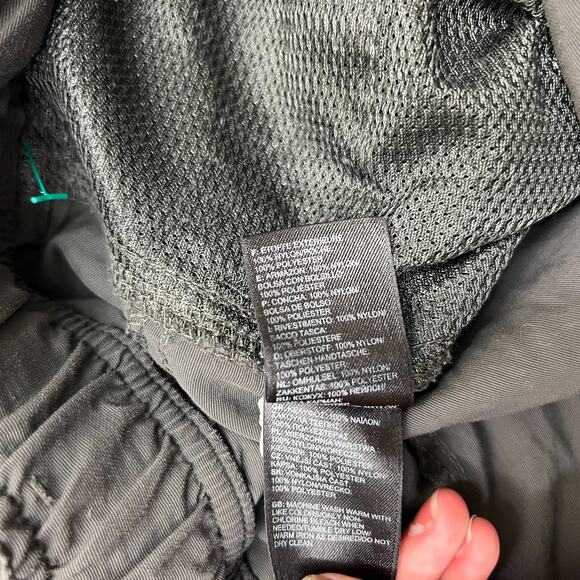 The North Face Hiking Shorts Men's XL Gray Pockets Belted Flat Front Zip Fly - Picture 7 of 13